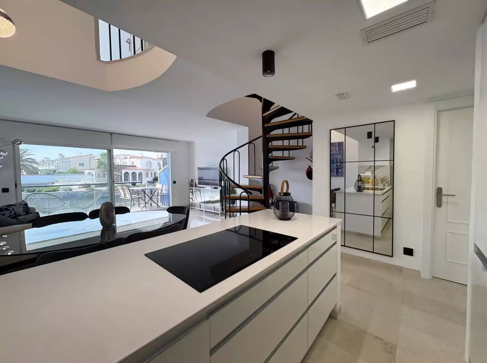 2 soverom Leilighet til salgs i Empuriabrava med garasje - € 450 000 (Ref: 9759196)