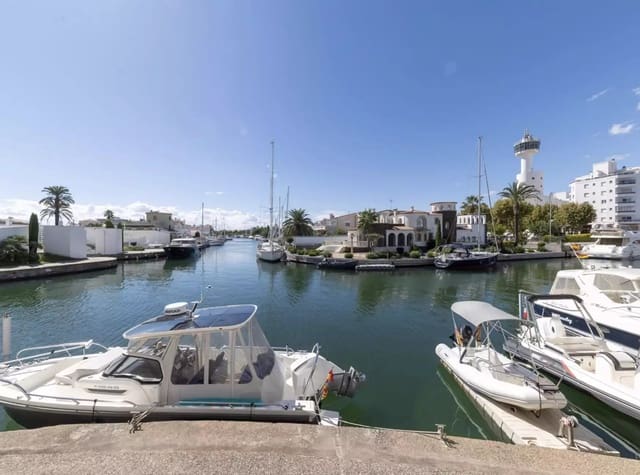 2 soverom Leilighet til salgs i Empuriabrava, Castelló d'Empúries med garasje - € 450 000 (Ref: 9759196)