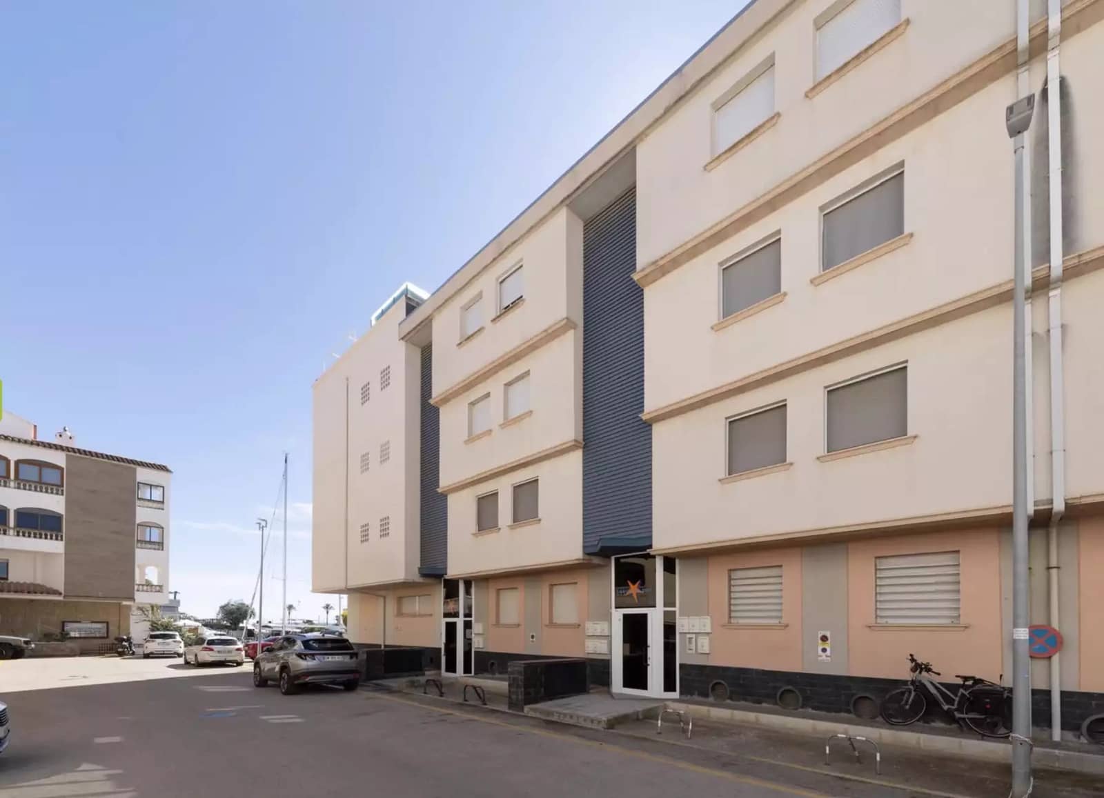 2 soverom Leilighet til salgs i Empuriabrava med garasje - € 450 000 (Ref: 9759196)