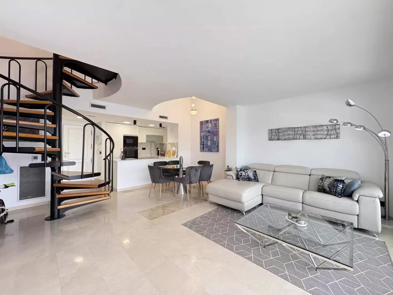 2 soverom Leilighet til salgs i Empuriabrava med garasje - € 450 000 (Ref: 9759196)