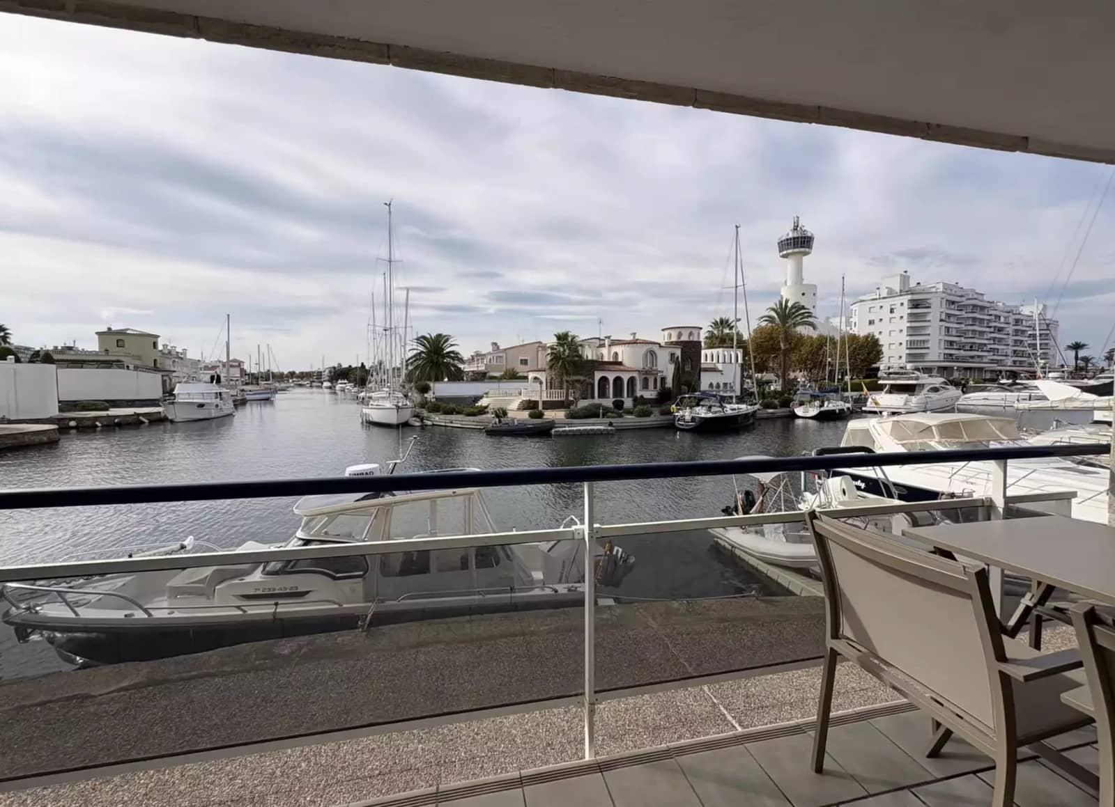 2 soverom Leilighet til salgs i Empuriabrava med garasje - € 450 000 (Ref: 9759196)