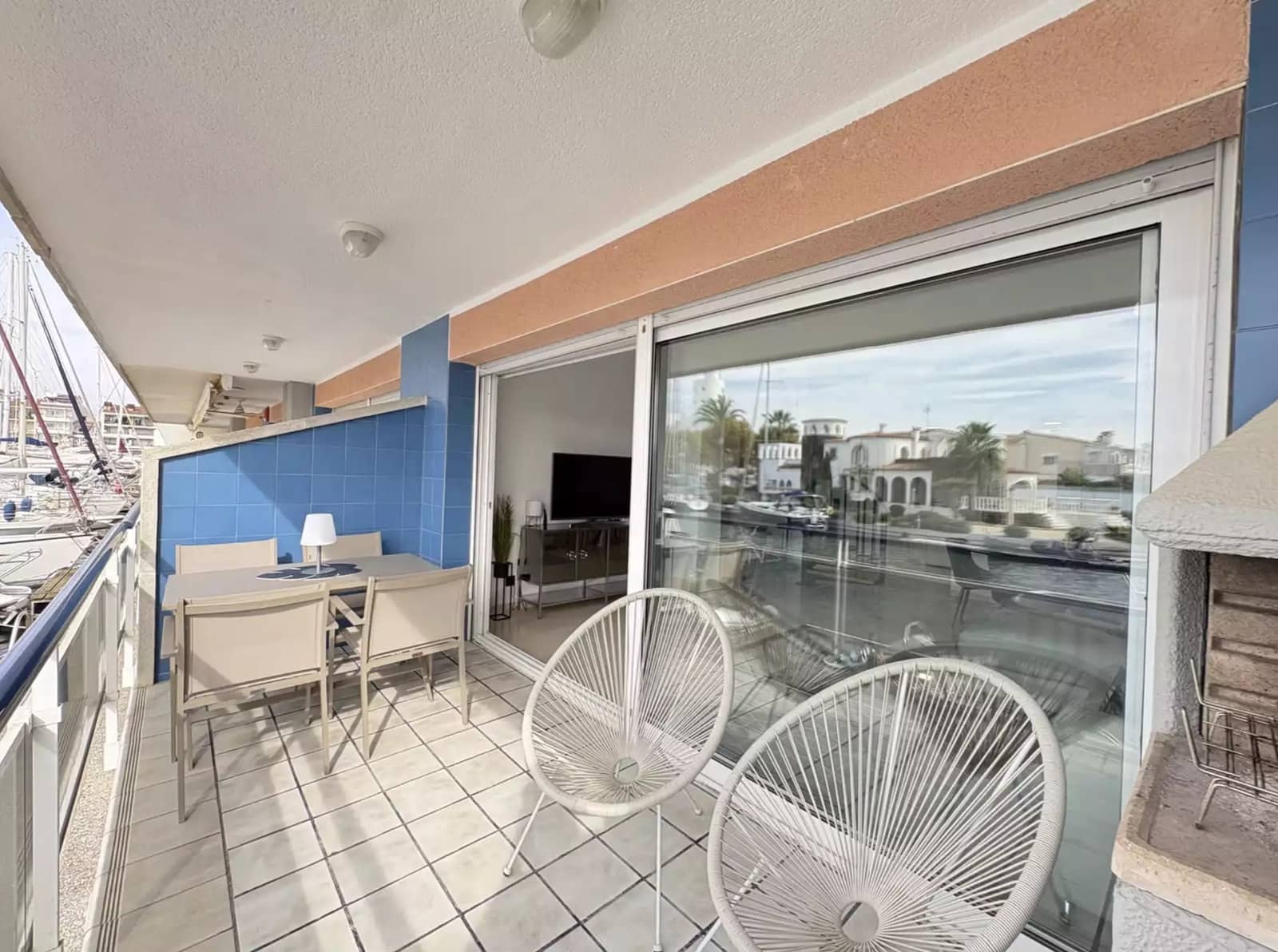 2 soverom Leilighet til salgs i Empuriabrava med garasje - € 450 000 (Ref: 9759196)