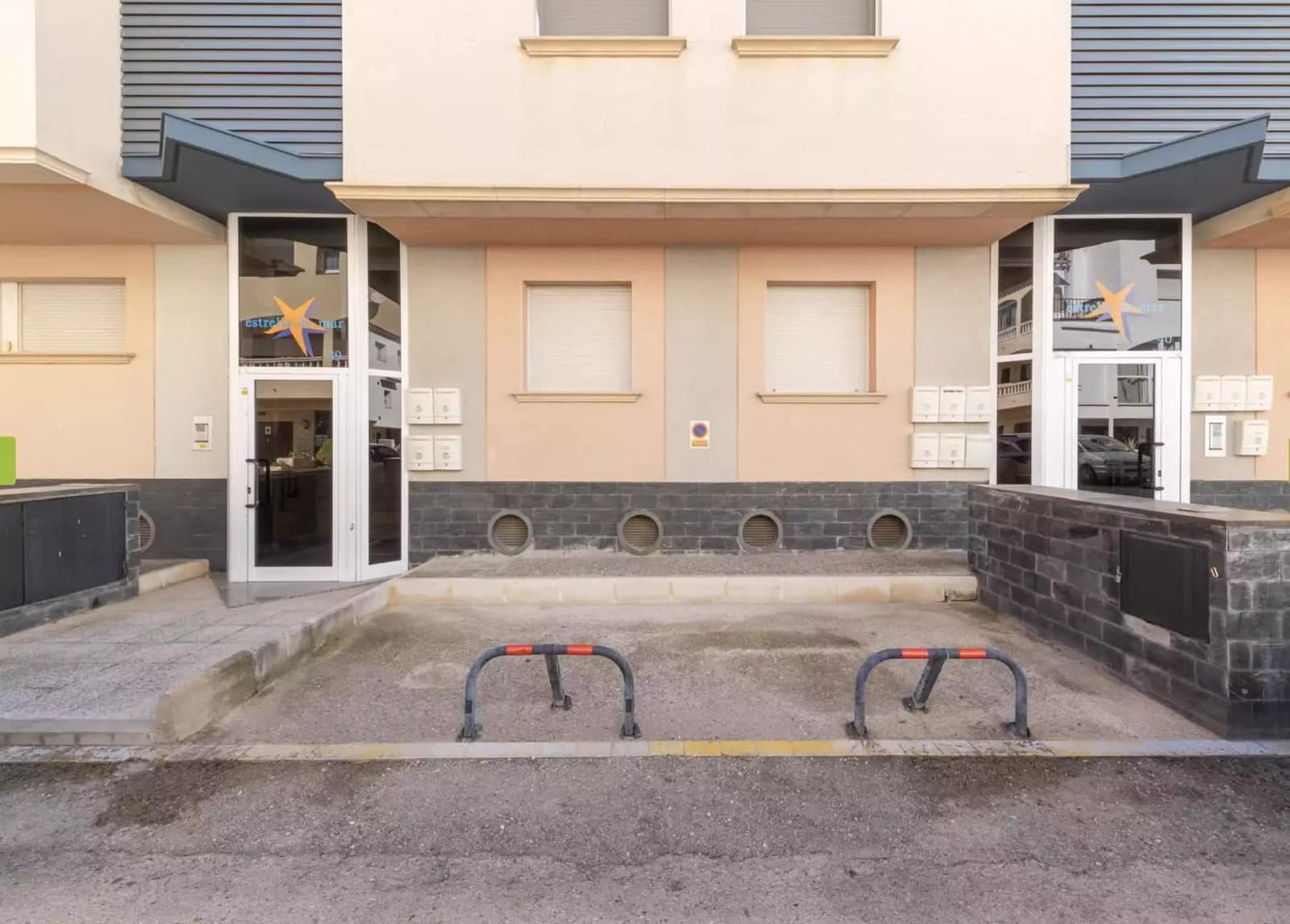 2 soverom Leilighet til salgs i Empuriabrava med garasje - € 450 000 (Ref: 9759196)