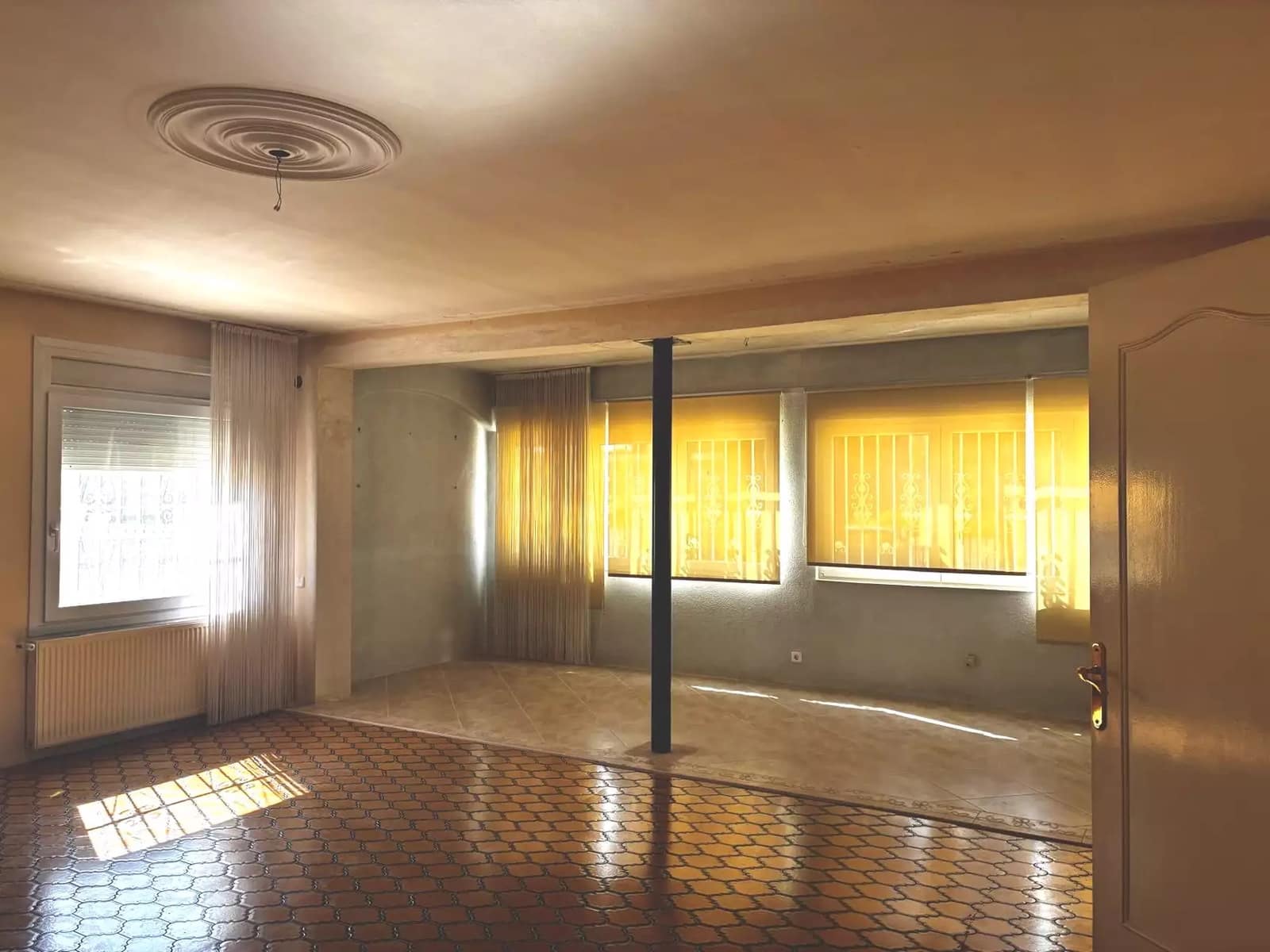 4 chambre Villa/Maison à vendre à Empuriabrava avec garage - 422 000 € (Ref: 9759197)