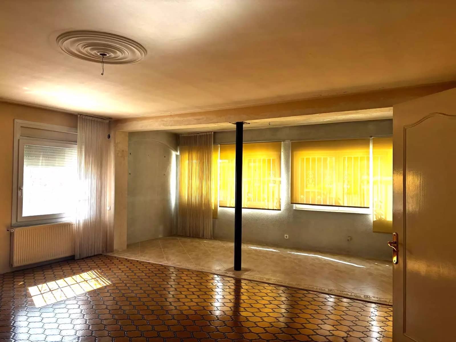 4 chambre Villa/Maison à vendre à Empuriabrava avec garage - 422 000 € (Ref: 9759197)