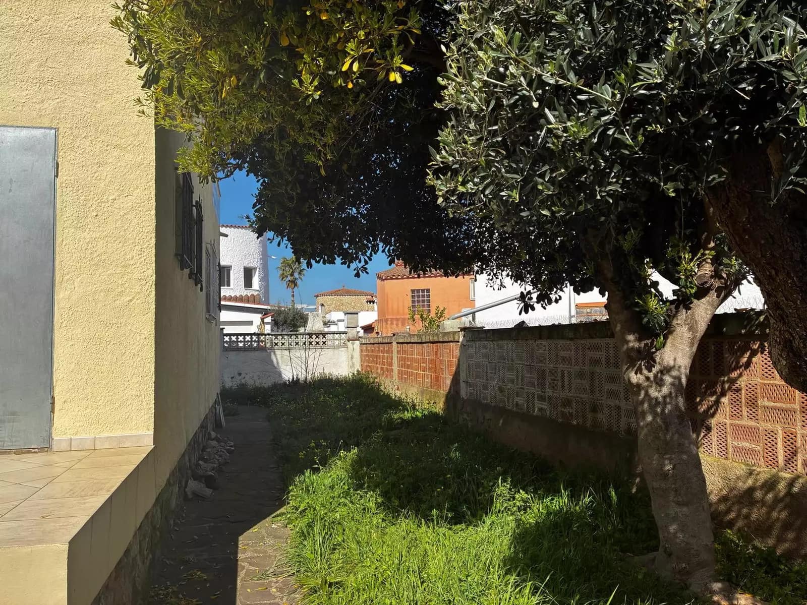 4 chambre Villa/Maison à vendre à Empuriabrava avec garage - 422 000 € (Ref: 9759197)