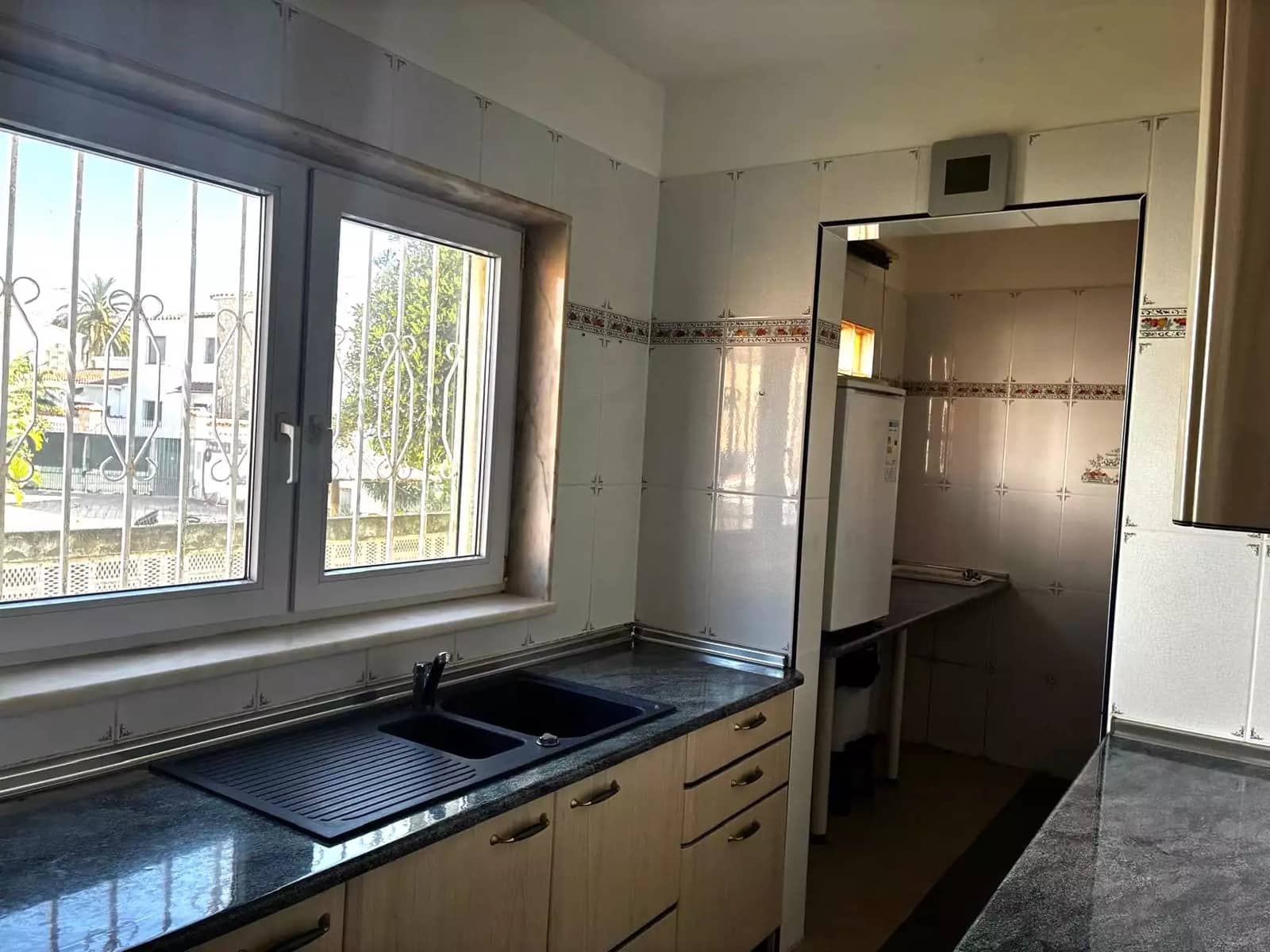 4 chambre Villa/Maison à vendre à Empuriabrava avec garage - 422 000 € (Ref: 9759197)