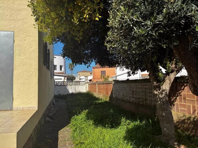 4 soveværelse Villa til salg i Empuriabrava, Castelló d'Empúries med garage - € 422.000 (Ref: 9759197)