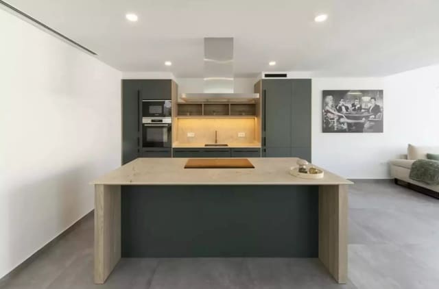 4 soveværelse Villa til salg i Empuriabrava, Castelló d'Empúries med swimmingpool garage - € 1.290.000 (Ref: 9759198)