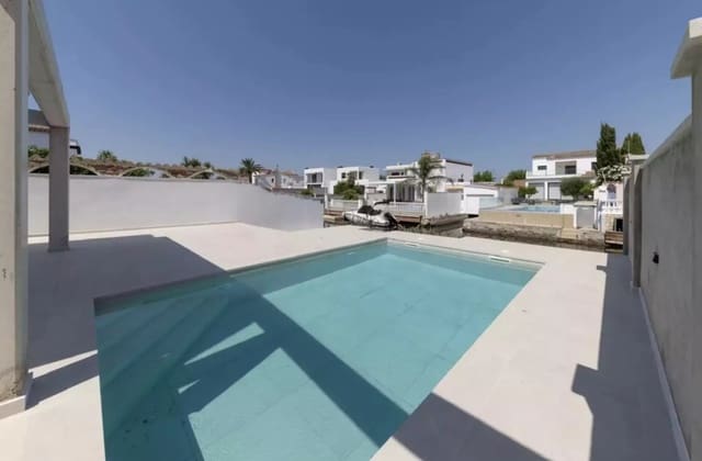 4 soveværelse Villa til salg i Empuriabrava, Castelló d'Empúries med swimmingpool garage - € 1.290.000 (Ref: 9759198)