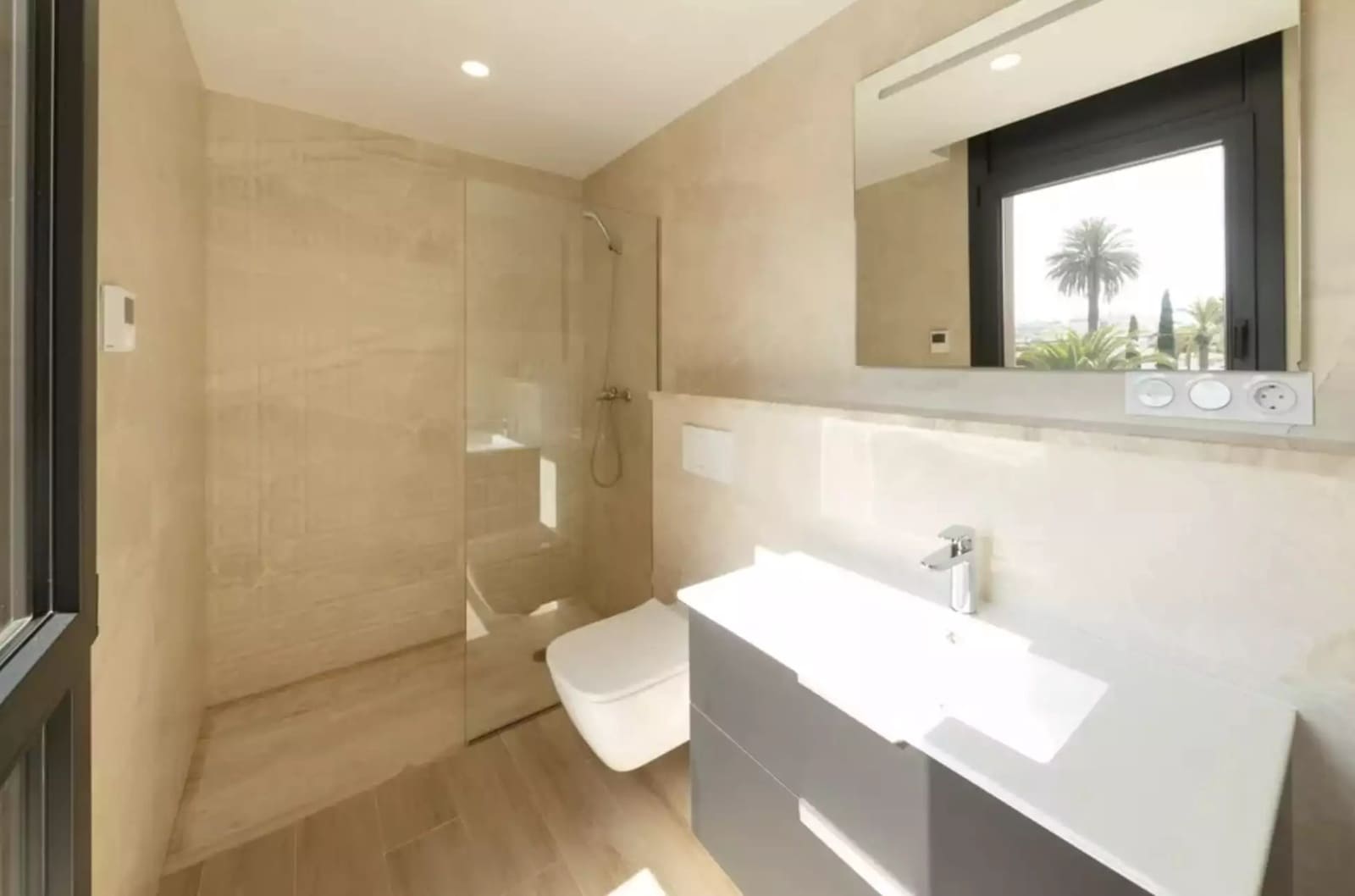 4 soveværelse Villa til salg i Empuriabrava med swimmingpool garage - € 1.290.000 (Ref: 9759198)