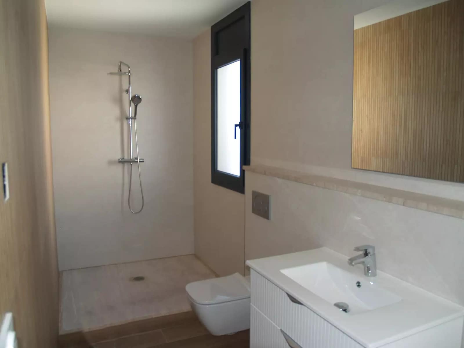 4 sypialnia Willa na sprzedaż w Empuriabrava z basenem garażem - 795 000 € (Ref: 9759199)