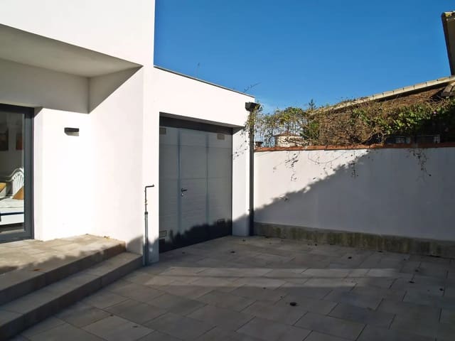4 soveværelse Villa til salg i Empuriabrava, Castelló d'Empúries med swimmingpool garage - € 795.000 (Ref: 9759199)