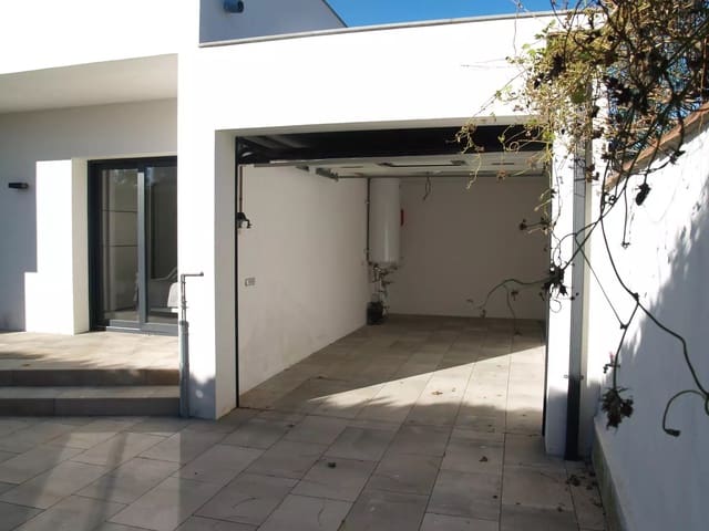 4 soveværelse Villa til salg i Empuriabrava, Castelló d'Empúries med swimmingpool garage - € 795.000 (Ref: 9759199)