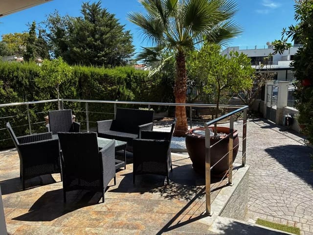 4 Zimmer Villa zu verkaufen in Empuriabrava, Castelló d'Empúries mit Pool Garage - 820.000 € (Ref: 9759200)