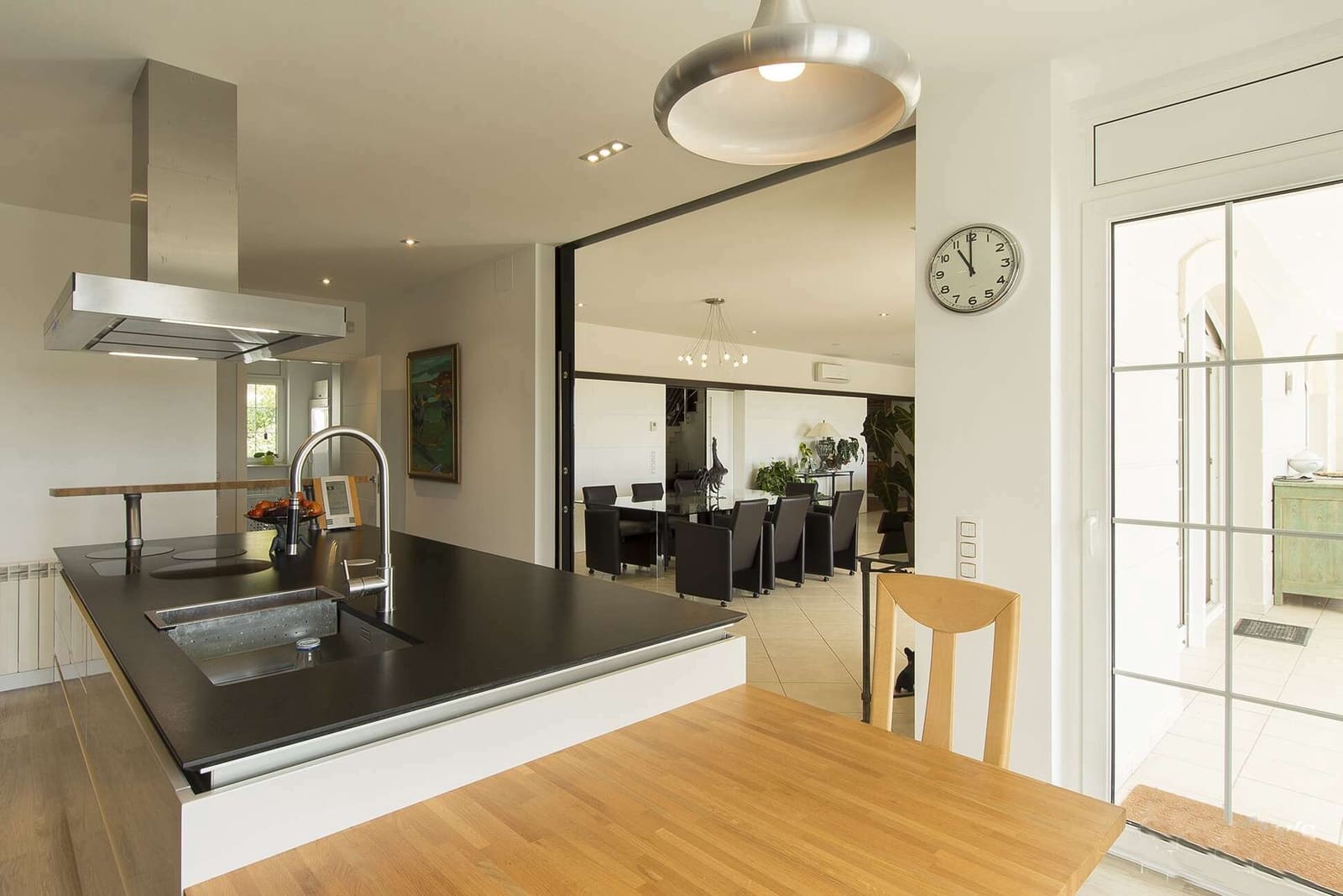 3 bedroom Villa for sale in Pau with pool garage - € 1,650,000 (Ref: 9759201)