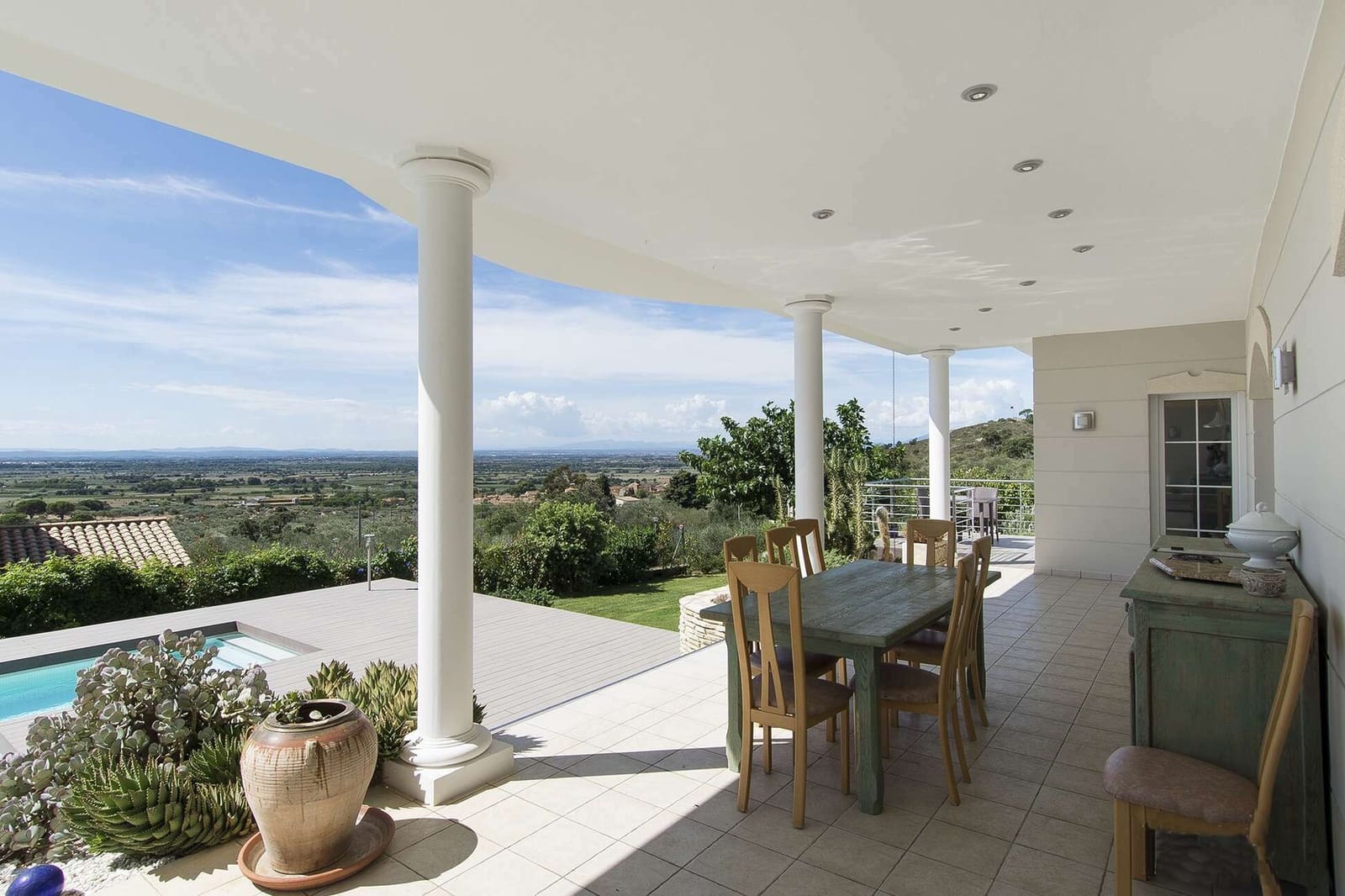 3 bedroom Villa for sale in Pau with pool garage - € 1,650,000 (Ref: 9759201)