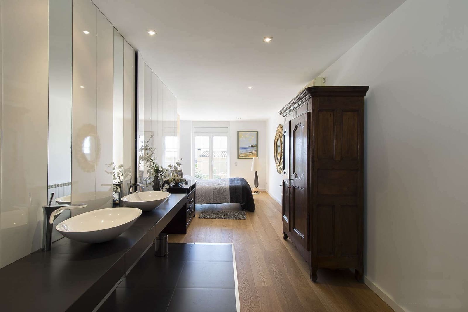 3 bedroom Villa for sale in Pau with pool garage - € 1,650,000 (Ref: 9759201)