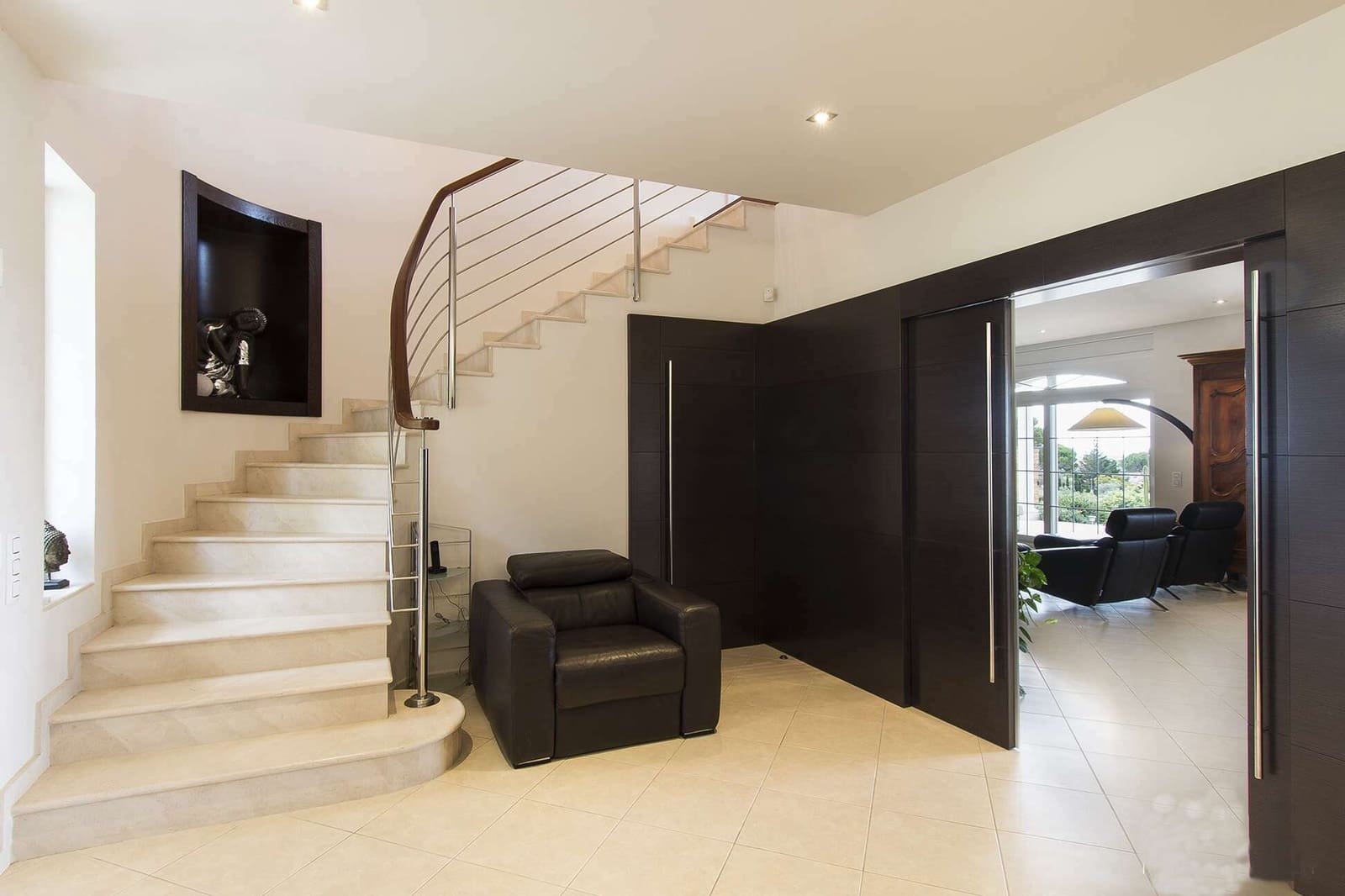 3 bedroom Villa for sale in Pau with pool garage - € 1,650,000 (Ref: 9759201)