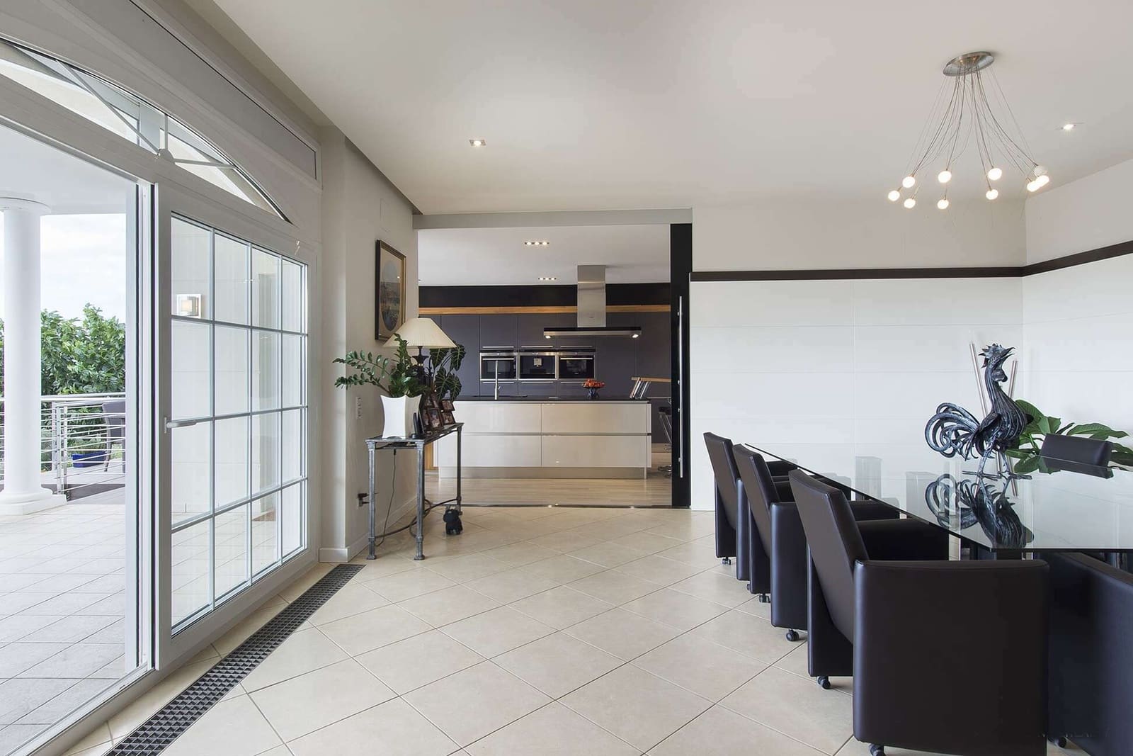 3 bedroom Villa for sale in Pau with pool garage - € 1,650,000 (Ref: 9759201)