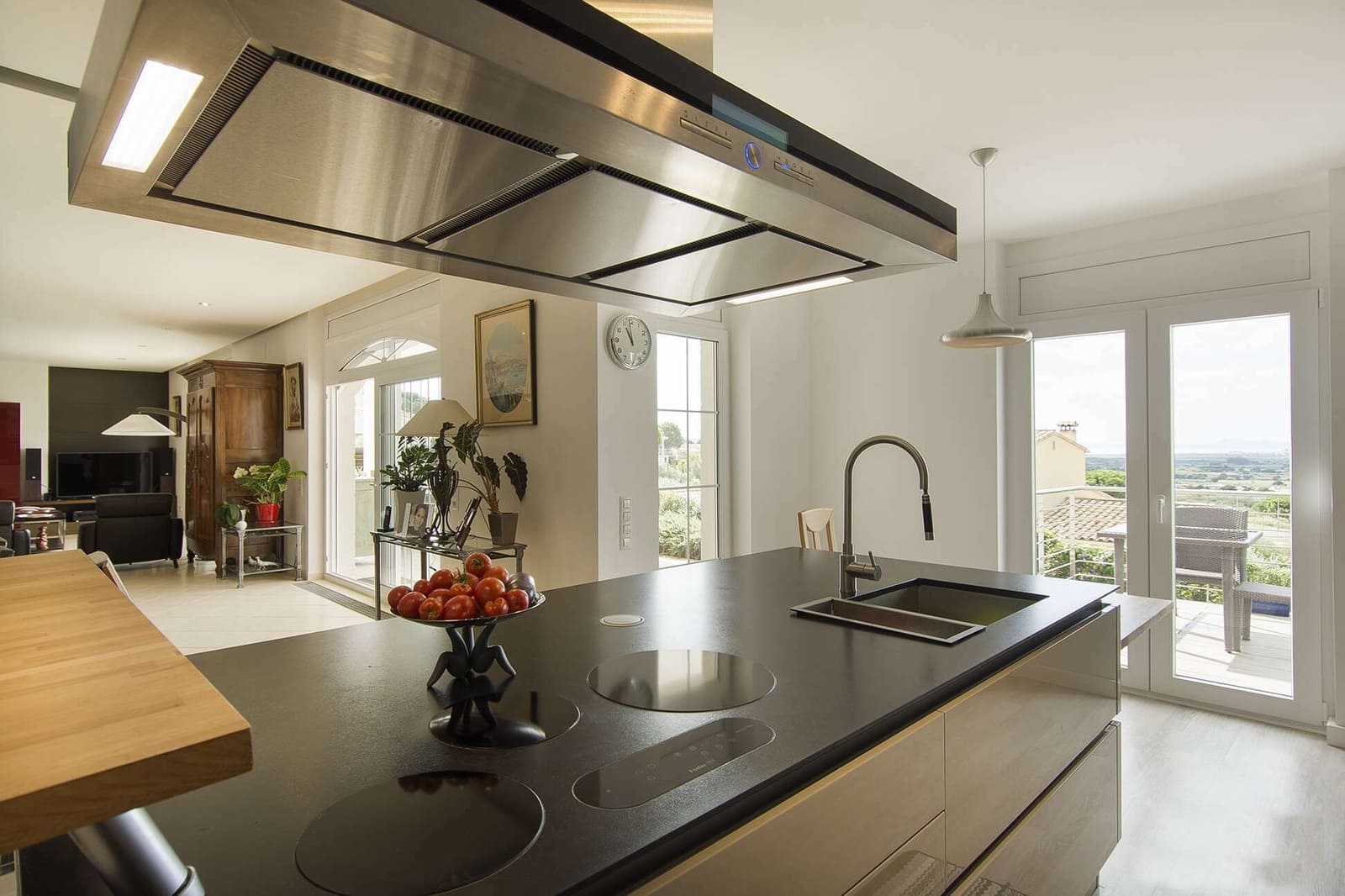 3 bedroom Villa for sale in Pau with pool garage - € 1,650,000 (Ref: 9759201)