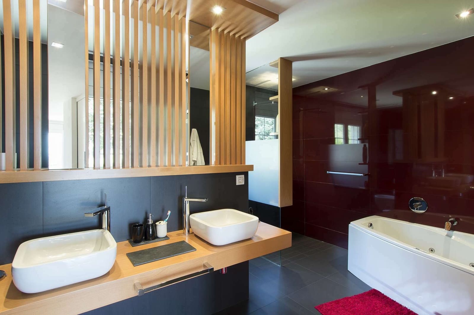 3 bedroom Villa for sale in Pau with pool garage - € 1,650,000 (Ref: 9759201)