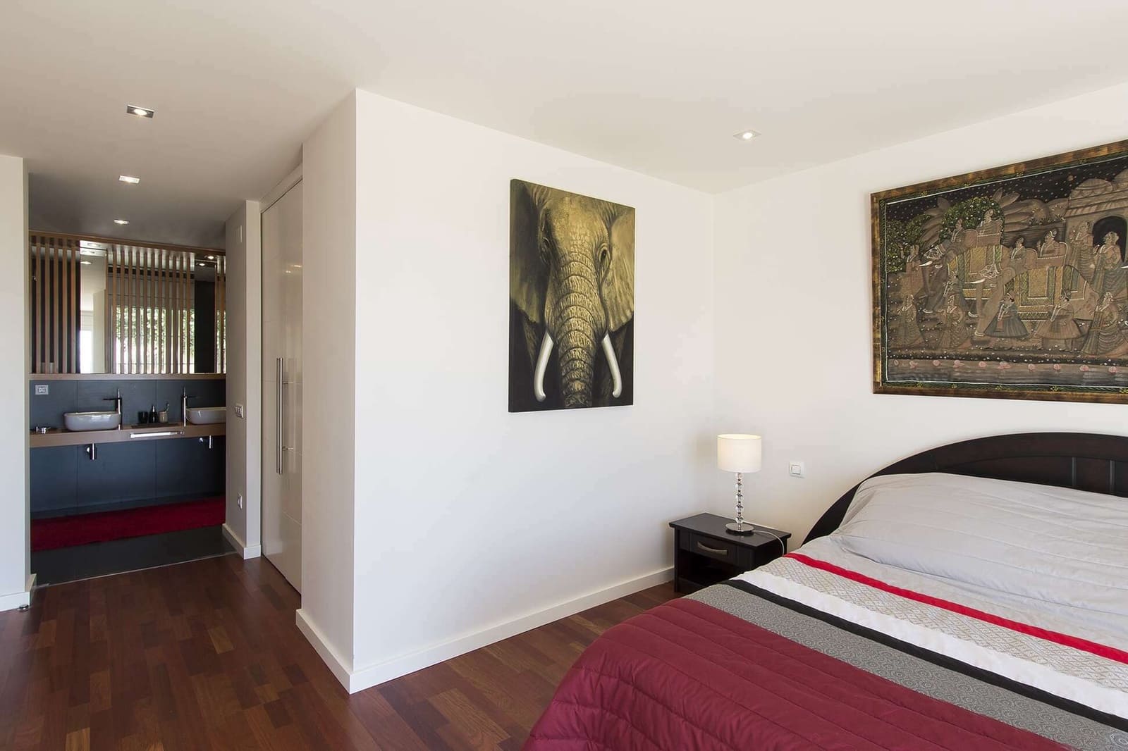 3 bedroom Villa for sale in Pau with pool garage - € 1,650,000 (Ref: 9759201)