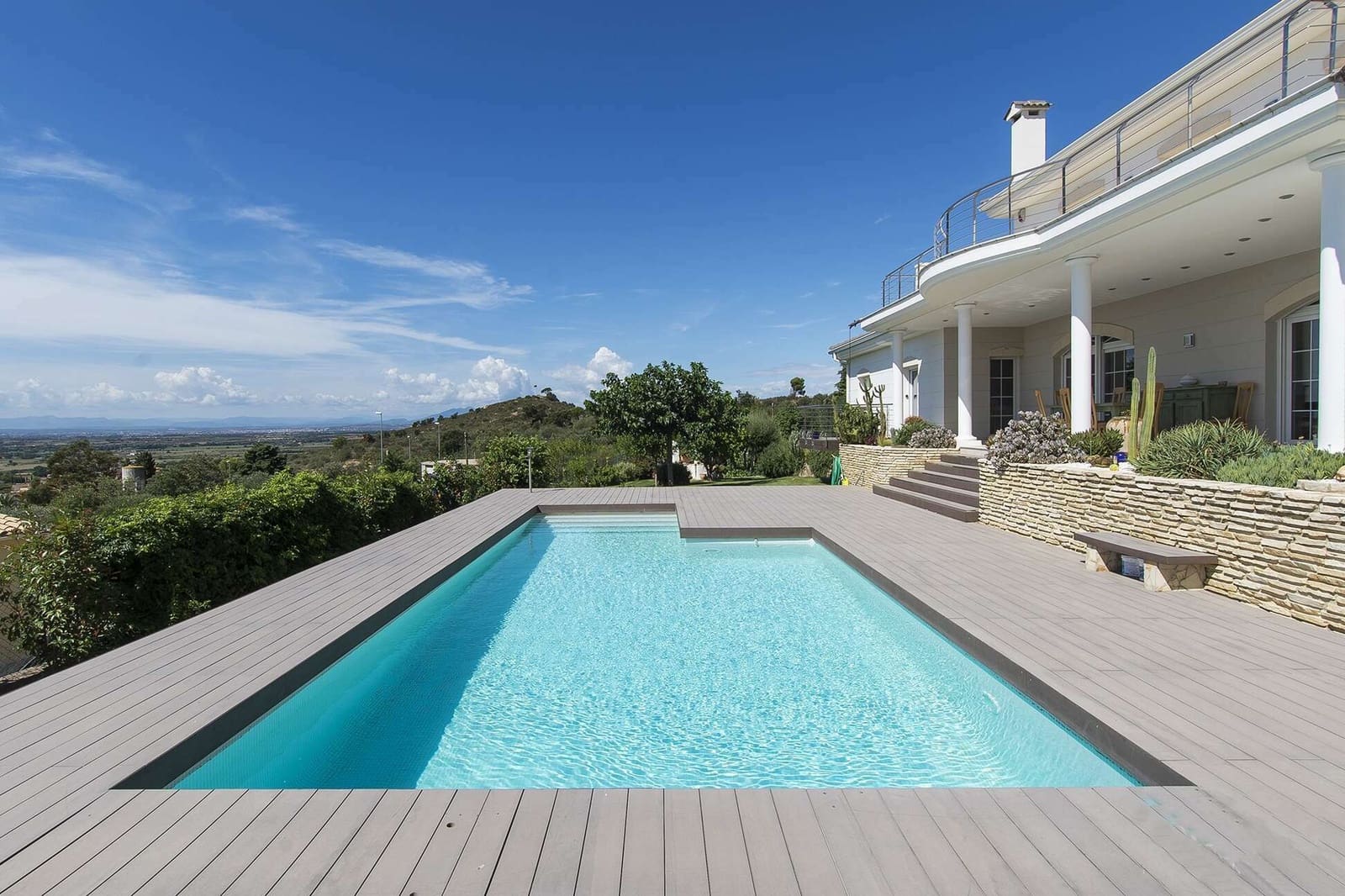 3 bedroom Villa for sale in Pau with pool garage - € 1,650,000 (Ref: 9759201)