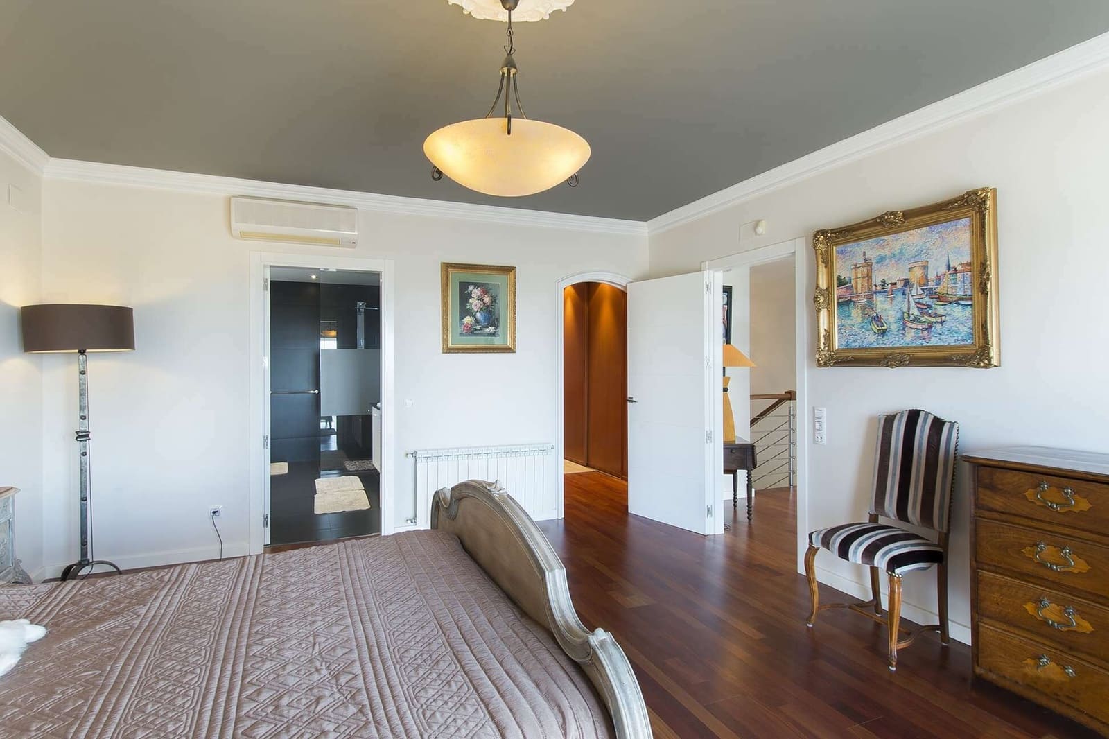 3 bedroom Villa for sale in Pau with pool garage - € 1,650,000 (Ref: 9759201)