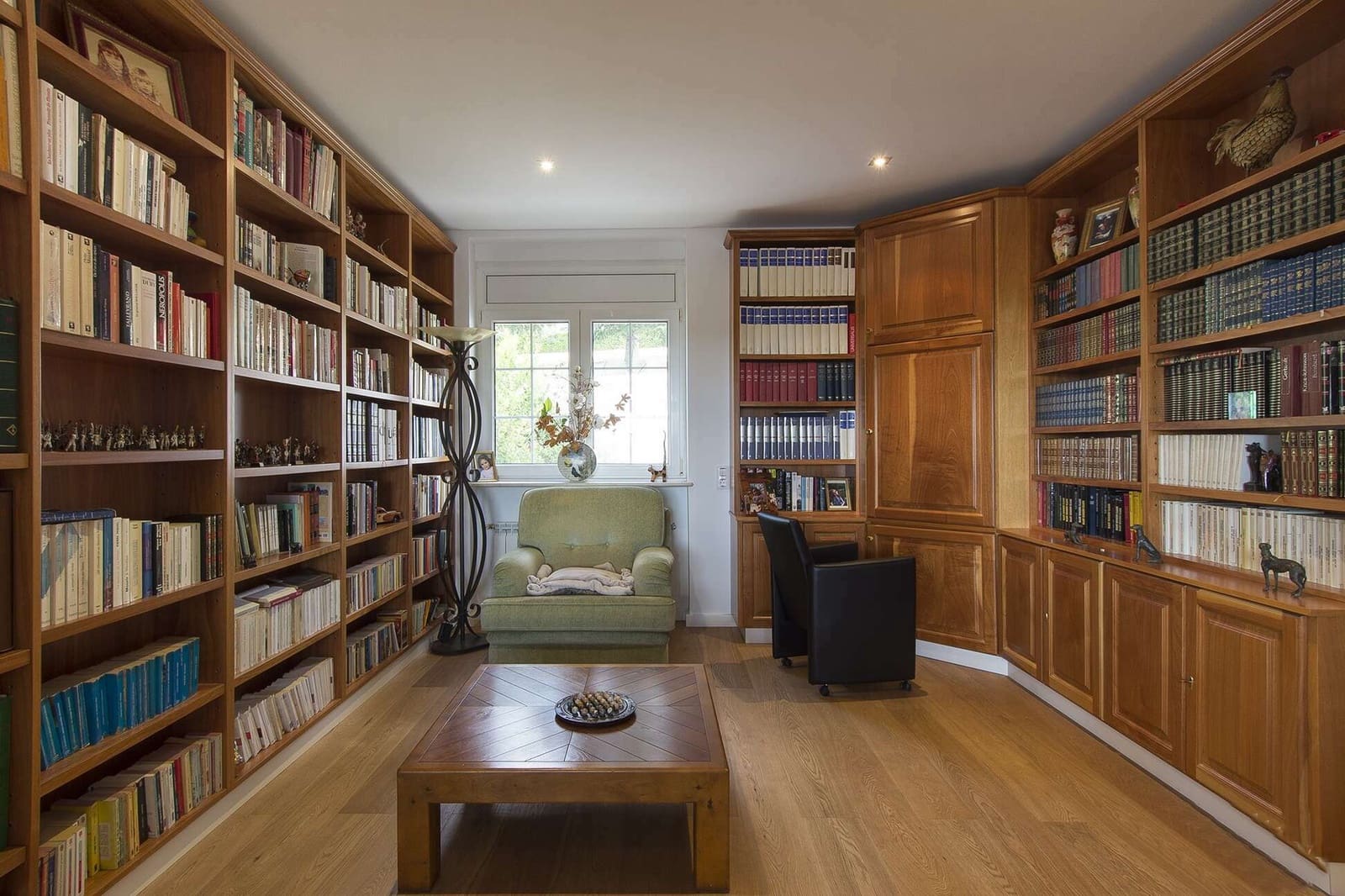 3 bedroom Villa for sale in Pau with pool garage - € 1,650,000 (Ref: 9759201)