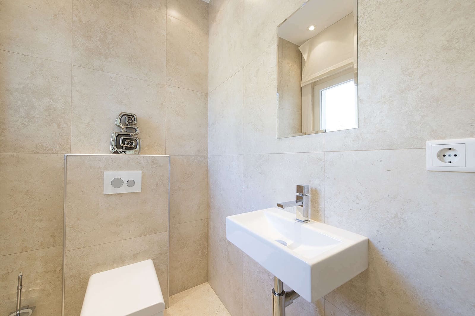 4 bedroom Villa for sale in Pau with pool garage - € 1,575,000 (Ref: 9759202)