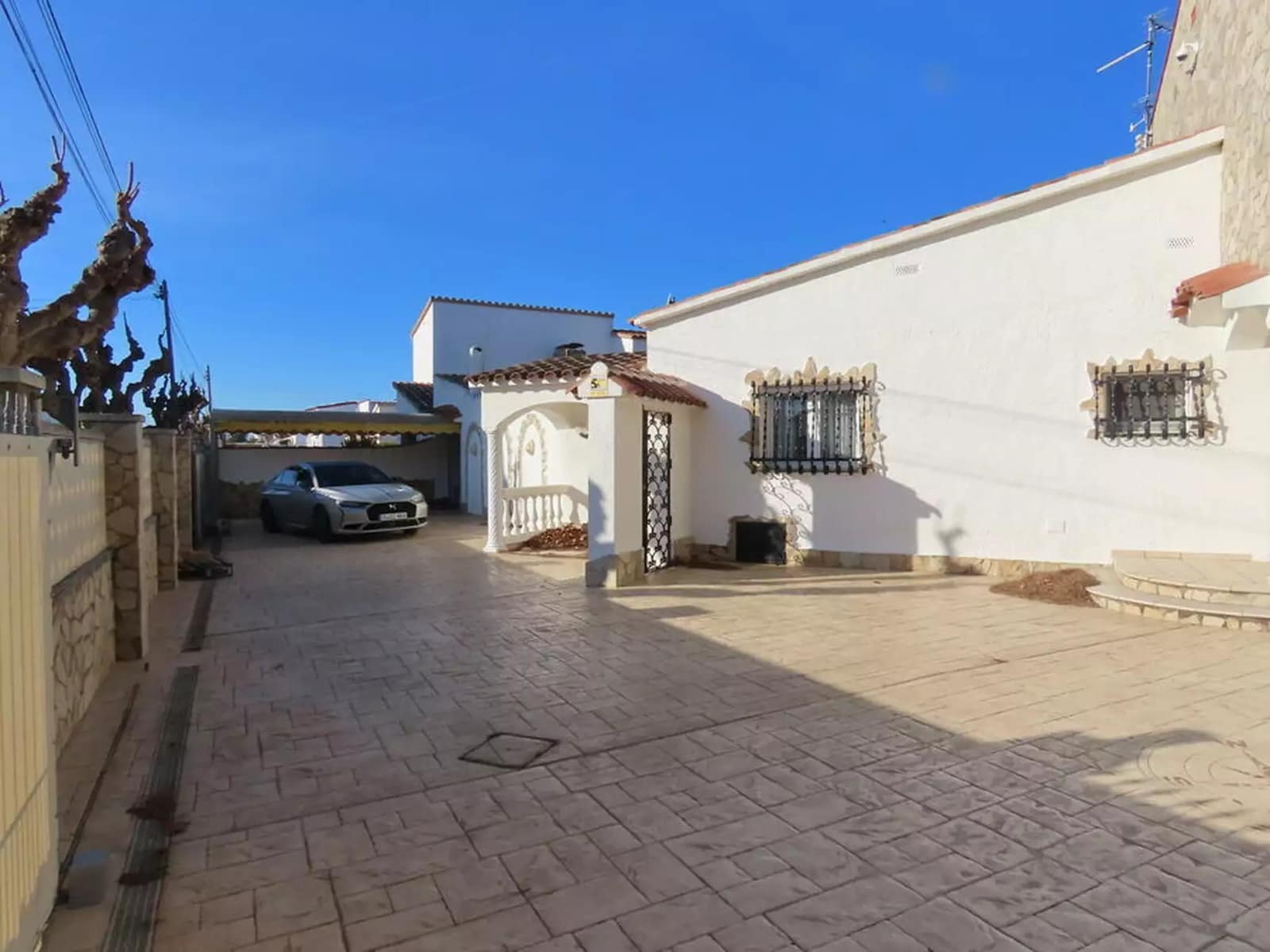 6 soverom Villa til salgs i Empuriabrava med svømmebasseng garasje - € 1 250 000 (Ref: 9759212)