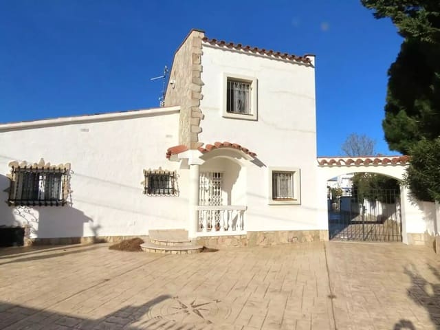 6 soverom Villa til salgs i Empuriabrava, Castelló d'Empúries med svømmebasseng garasje - € 1 250 000 (Ref: 9759212)