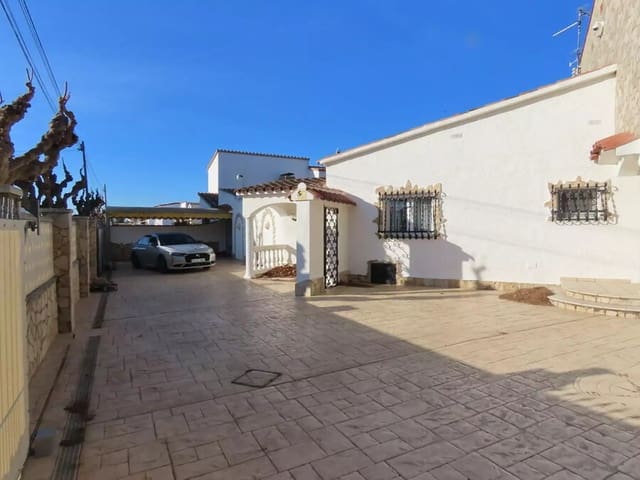 6 soverom Villa til salgs i Empuriabrava, Castelló d'Empúries med svømmebasseng garasje - € 1 250 000 (Ref: 9759212)