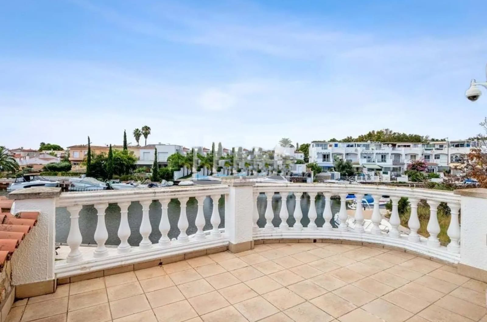 6 soverom Villa til salgs i Empuriabrava med svømmebasseng garasje - € 1 250 000 (Ref: 9759212)