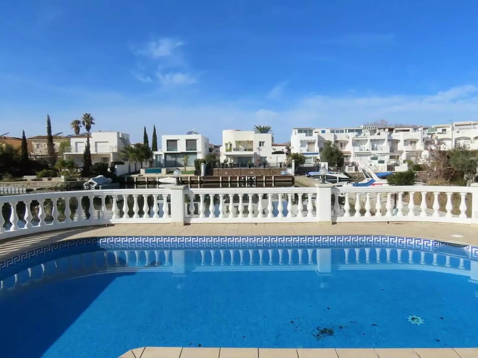 6 soverom Villa til salgs i Empuriabrava med svømmebasseng garasje - € 1 250 000 (Ref: 9759212)