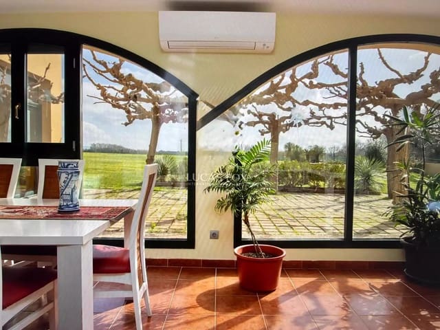 5 bedroom Villa for sale in Siurana with pool garage - € 1,250,000 (Ref: 9759215)