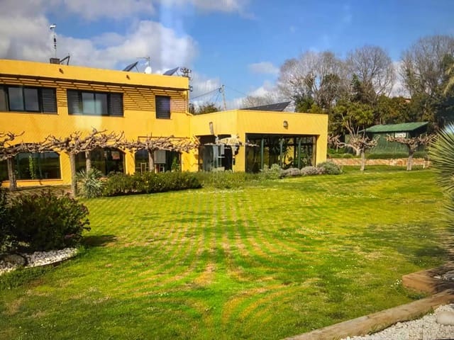 5 bedroom Villa for sale in Siurana with pool garage - € 1,250,000 (Ref: 9759215)