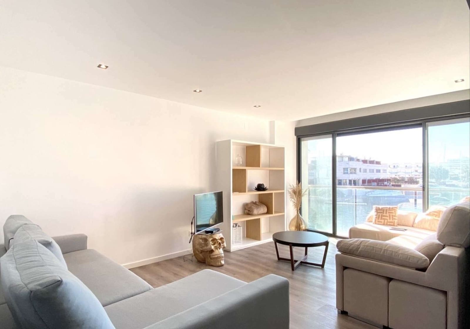 4 slaapkamer Villa te koop in Empuriabrava met garage - € 699.000 (Ref: 9759218)