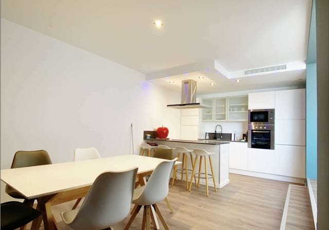 4 soveværelse Villa til salg i Empuriabrava, Castelló d'Empúries med garage - € 699.000 (Ref: 9759218)