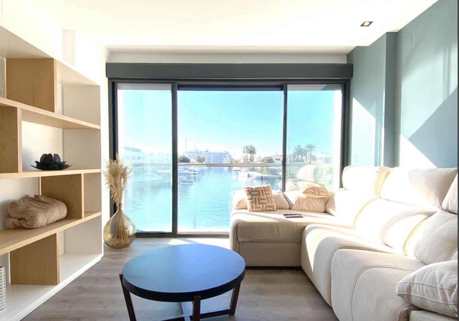 4 slaapkamer Villa te koop in Empuriabrava met garage - € 699.000 (Ref: 9759218)