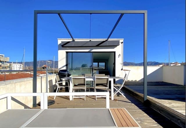 4 soveværelse Villa til salg i Empuriabrava, Castelló d'Empúries med garage - € 699.000 (Ref: 9759218)