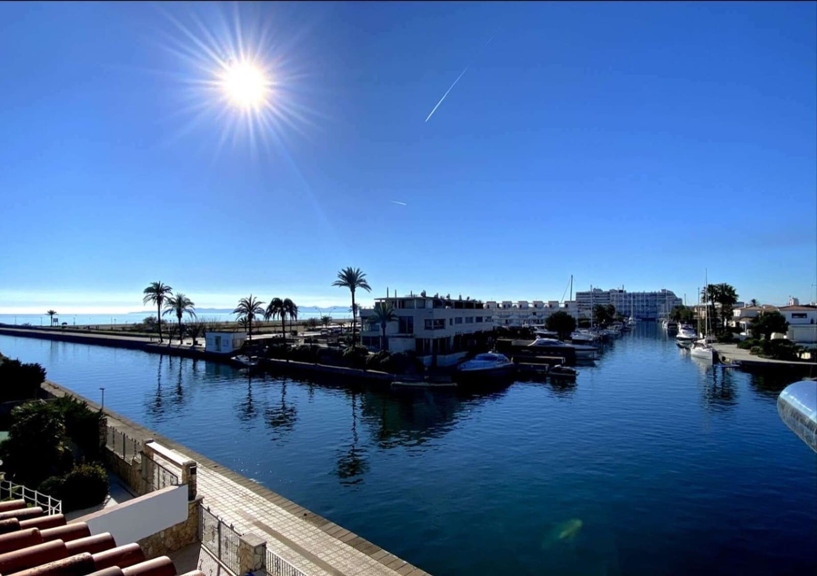 4 slaapkamer Villa te koop in Empuriabrava met garage - € 699.000 (Ref: 9759218)