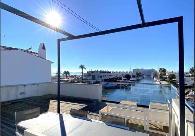 4 soveværelse Villa til salg i Empuriabrava, Castelló d'Empúries med garage - € 699.000 (Ref: 9759218)