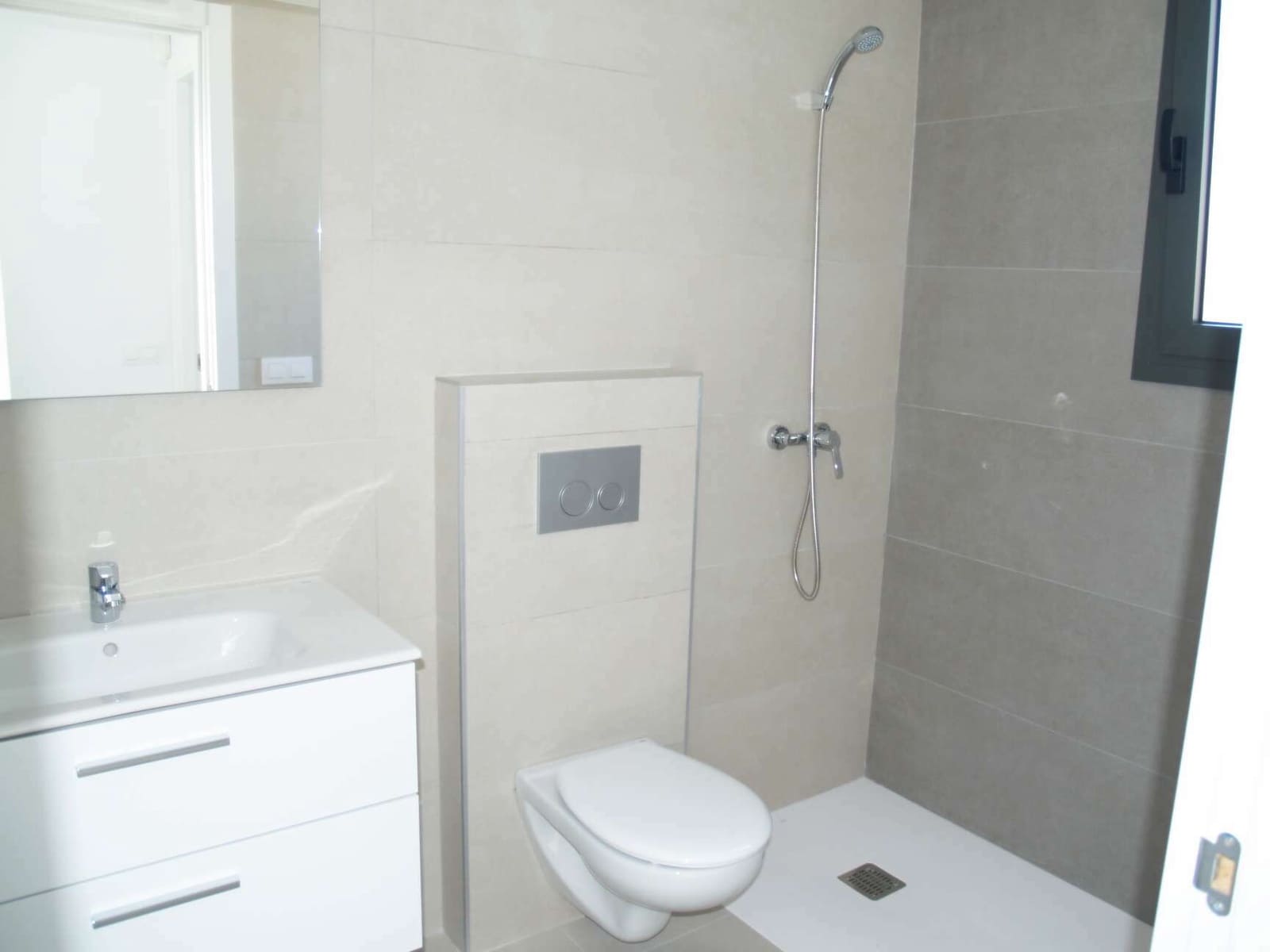 4 slaapkamer Villa te koop in Empuriabrava met zwembad garage - € 689.000 (Ref: 9759219)