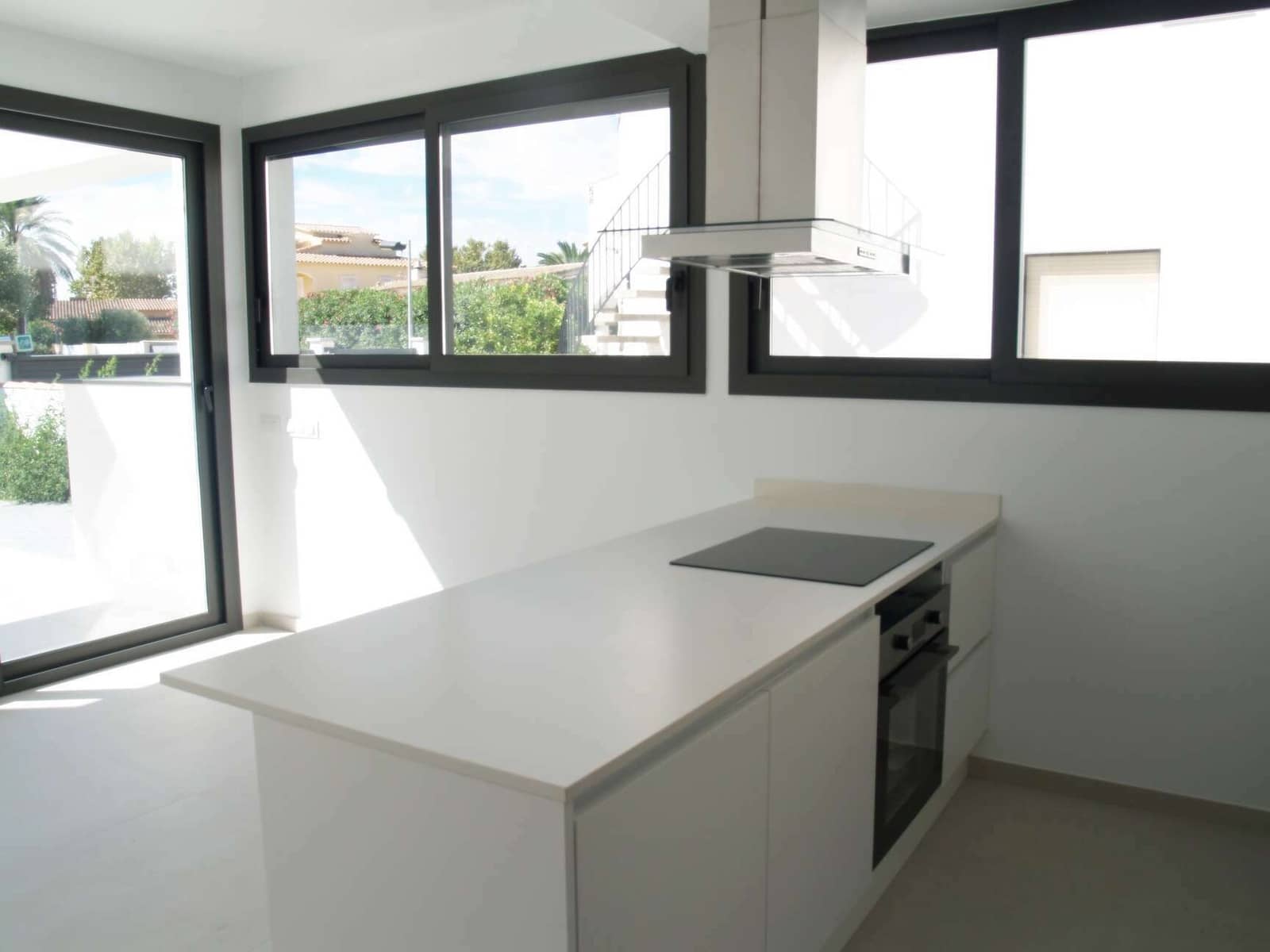 4 slaapkamer Villa te koop in Empuriabrava met zwembad garage - € 689.000 (Ref: 9759219)