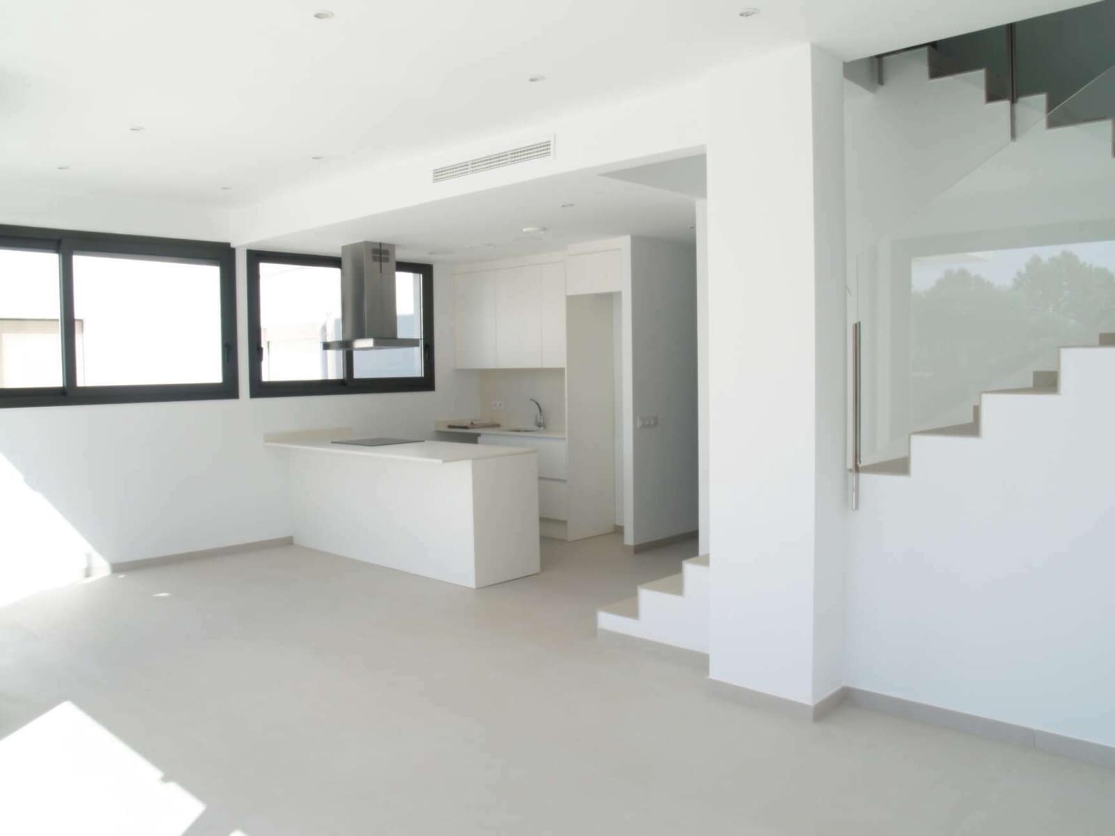 4 slaapkamer Villa te koop in Empuriabrava met zwembad garage - € 689.000 (Ref: 9759219)