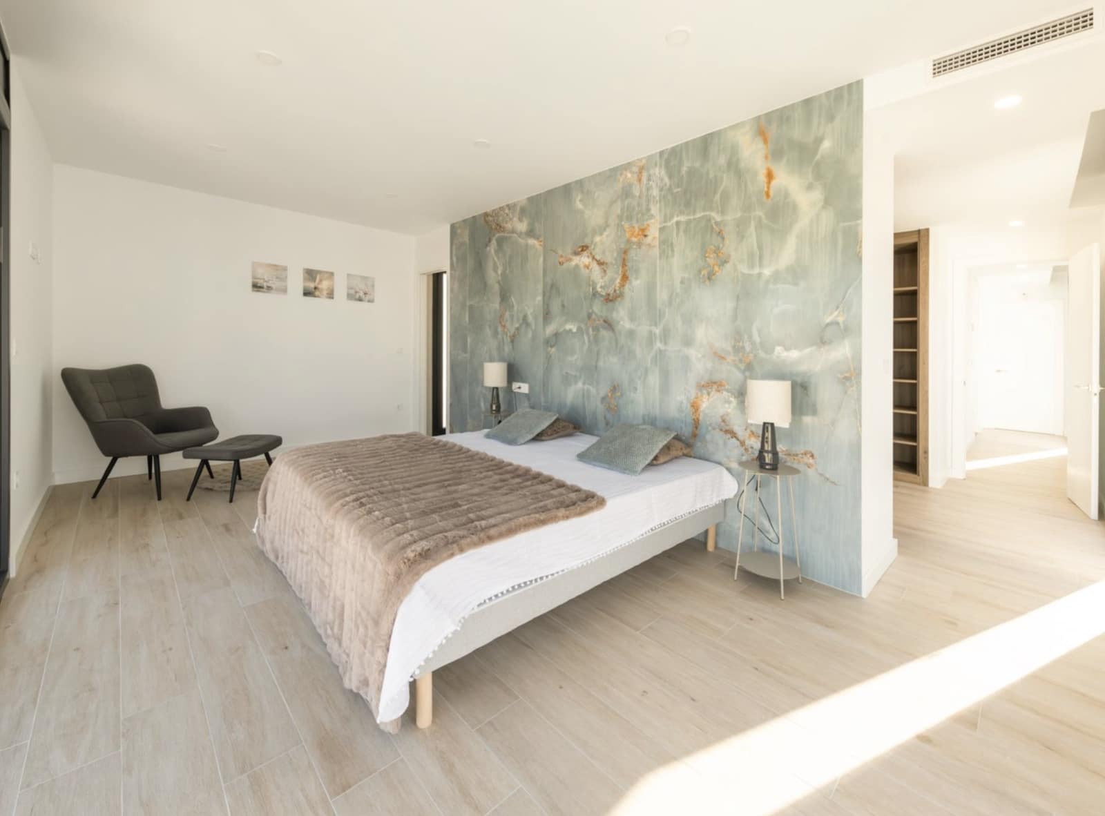 4 soveværelse Villa til salg i Empuriabrava med swimmingpool garage - € 1.290.000 (Ref: 9759220)