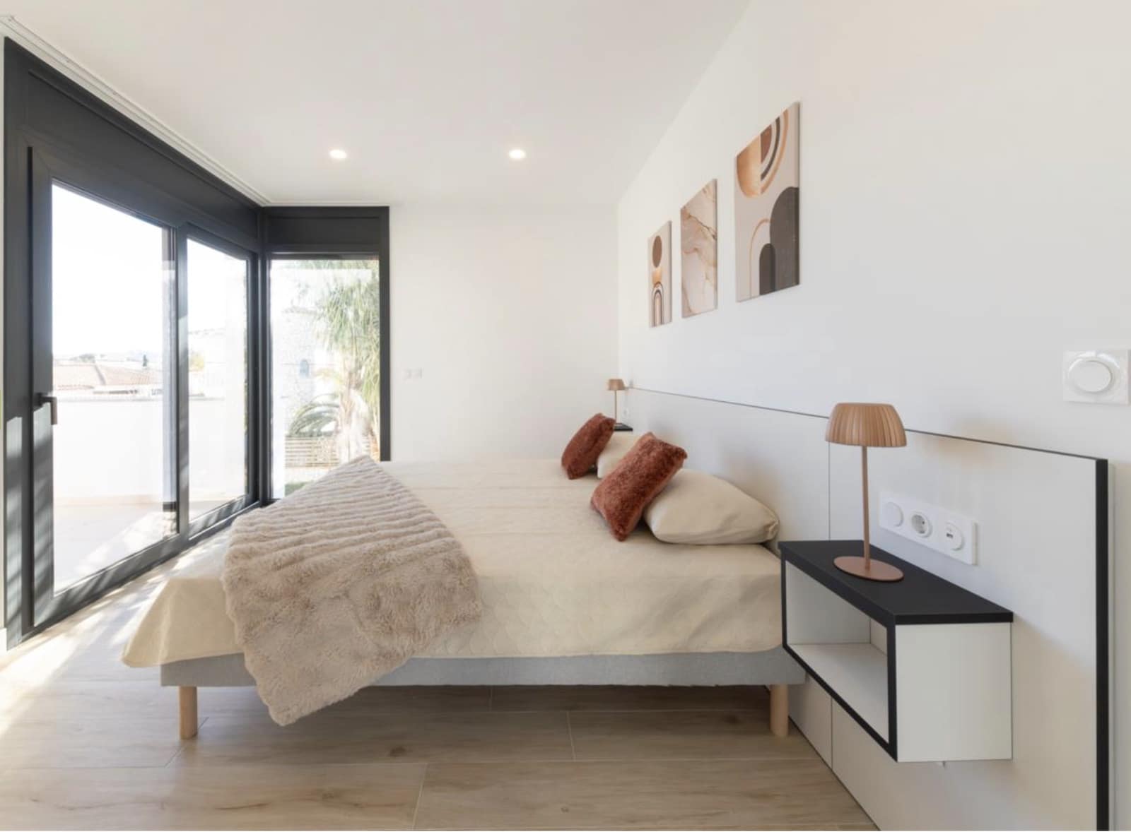 4 soveværelse Villa til salg i Empuriabrava med swimmingpool garage - € 1.290.000 (Ref: 9759220)