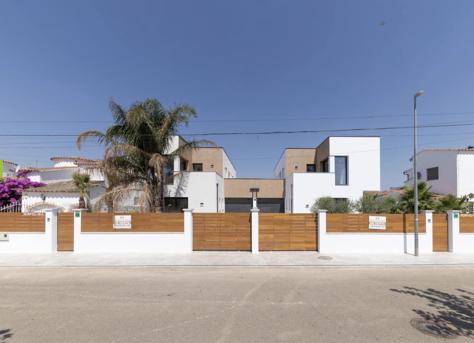 4 soveværelse Villa til salg i Empuriabrava med swimmingpool garage - € 1.290.000 (Ref: 9759220)